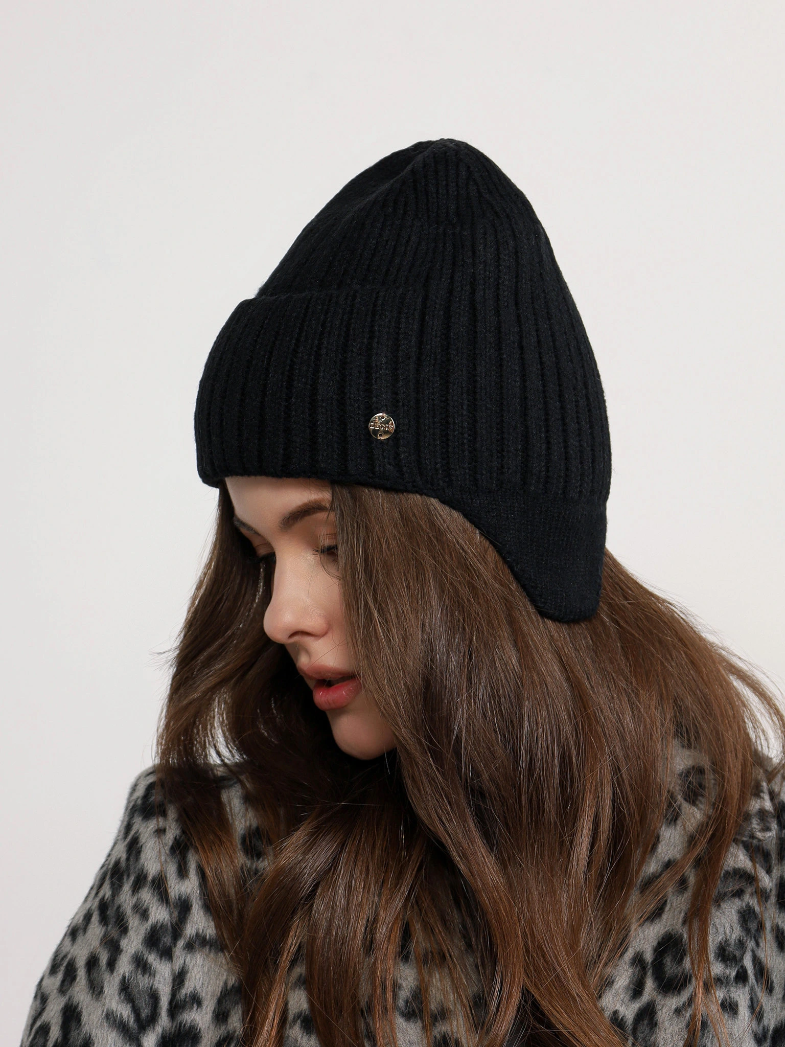 Шапка-ушанка из шерсти с акрилом с отворотом в ассортименте